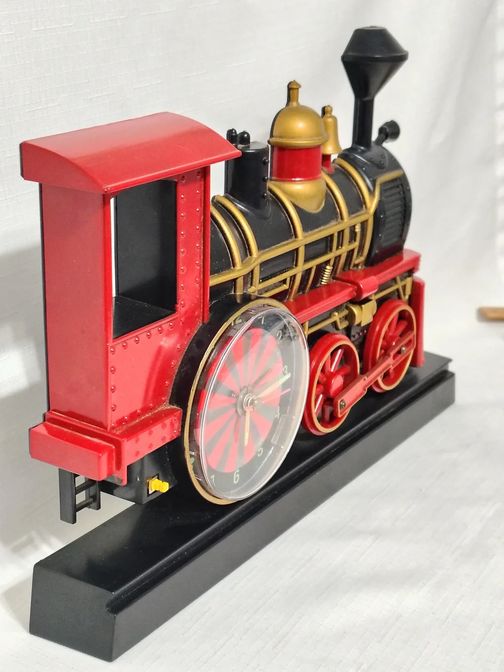 Choo Choo Train Locamotive Wall Clock 1997 MSR Imports Lights Sound See Video